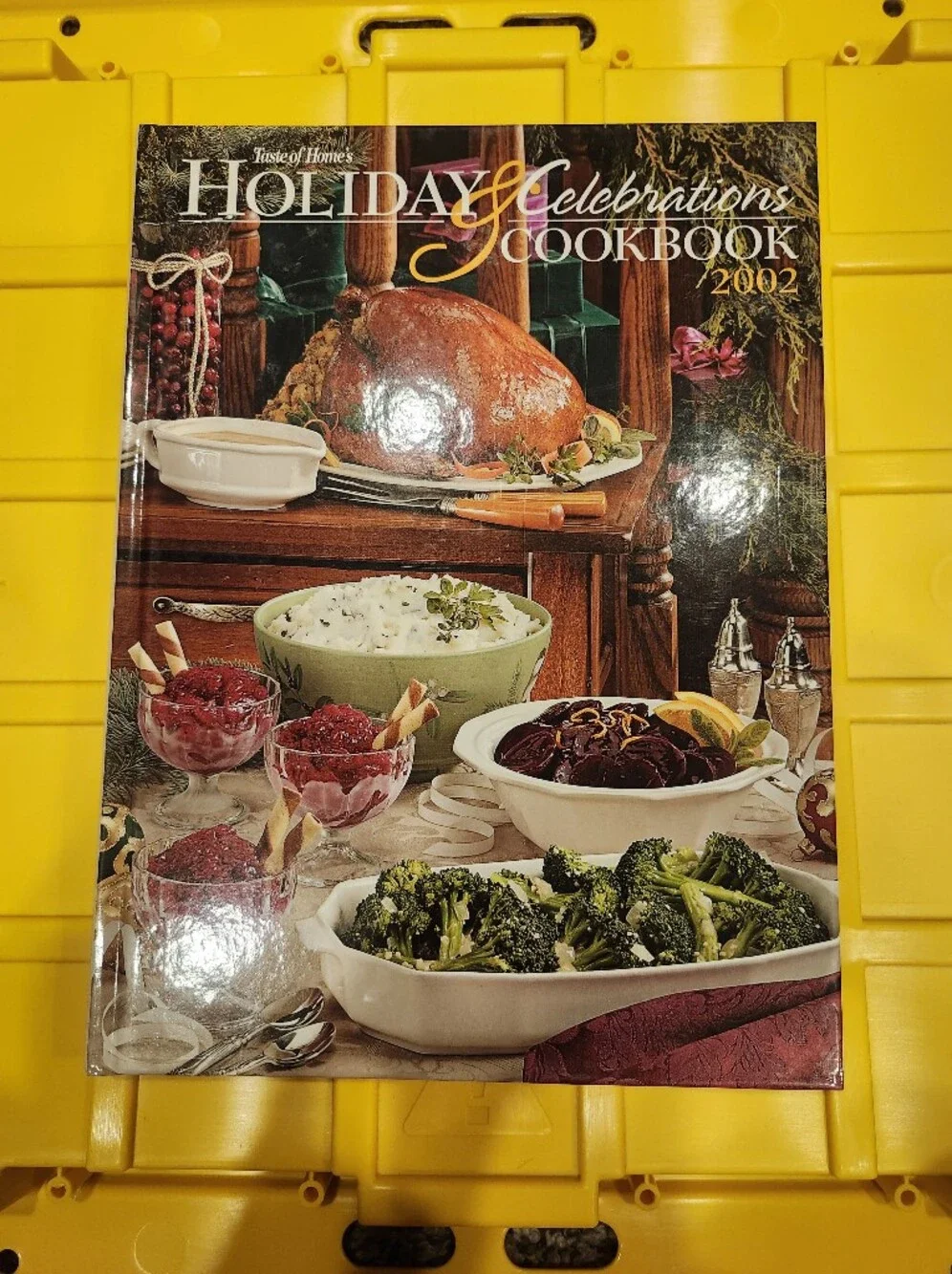 4 Vintage Taste Of Home's Holiday & Celebrations Cookbooks 2001 - 2004